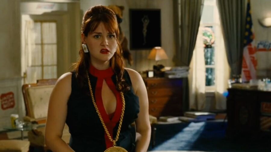 Sara Rue en topless y desnuda