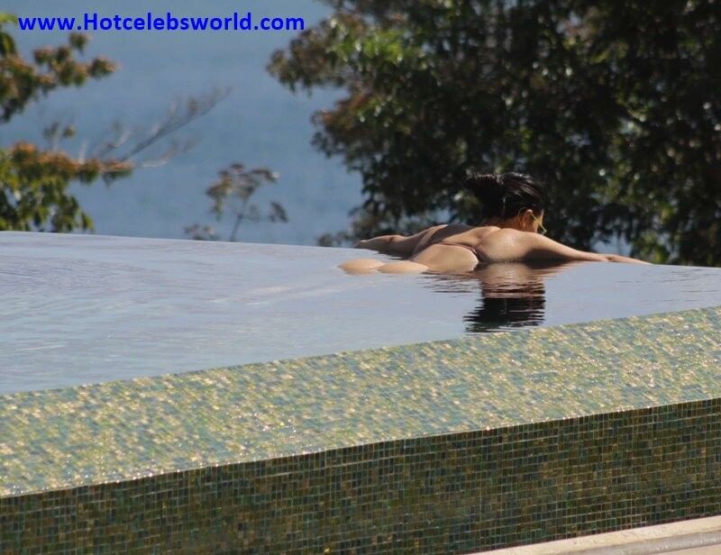 Kim Kardashian en Bikini en Costa Rica