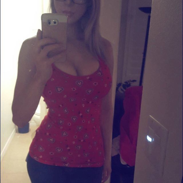 @pnkysparkles Big tits boobs Goddess Big-bosomed SELFIE QUEEN