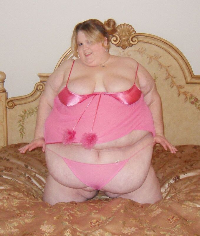 SSBBW - pink lingerie