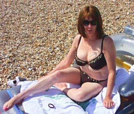 MILF amateur en la playa