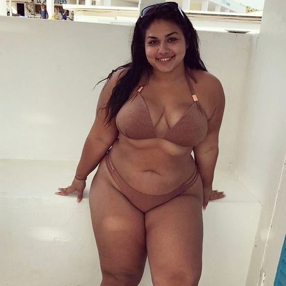 Chica gordita encantadora