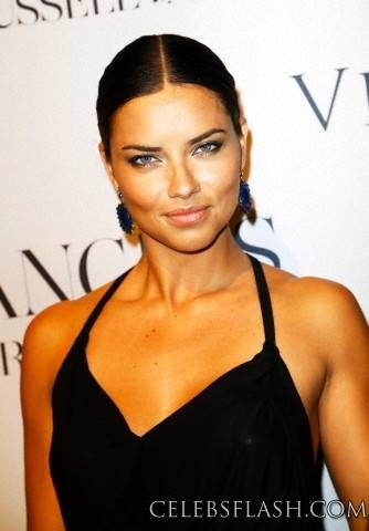 Adriana Lima - Nua, Topless, Sem Sutiã, Fotos See Thru