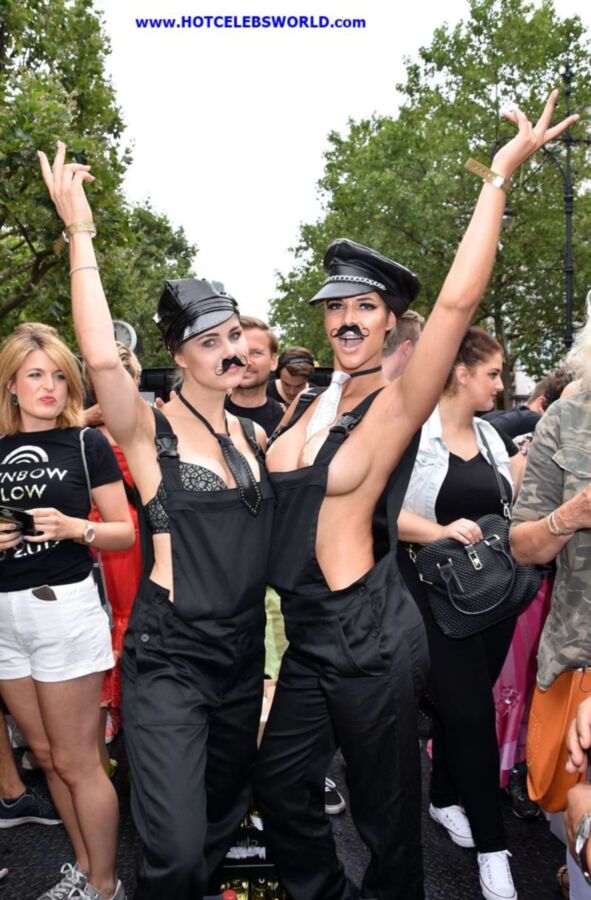 Micaela Schäfer – Topless en el Christopher Street Day en Be