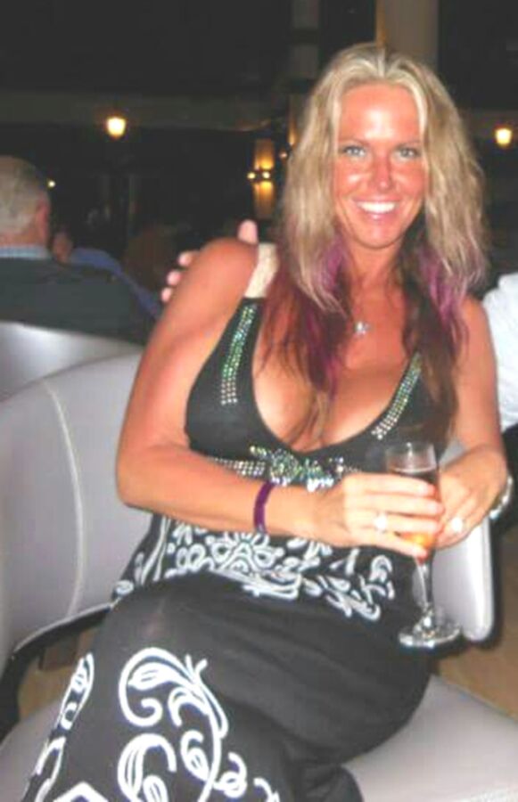 non nude big tit mother