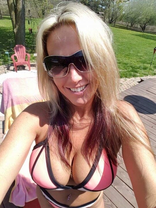 non nude big tit mother