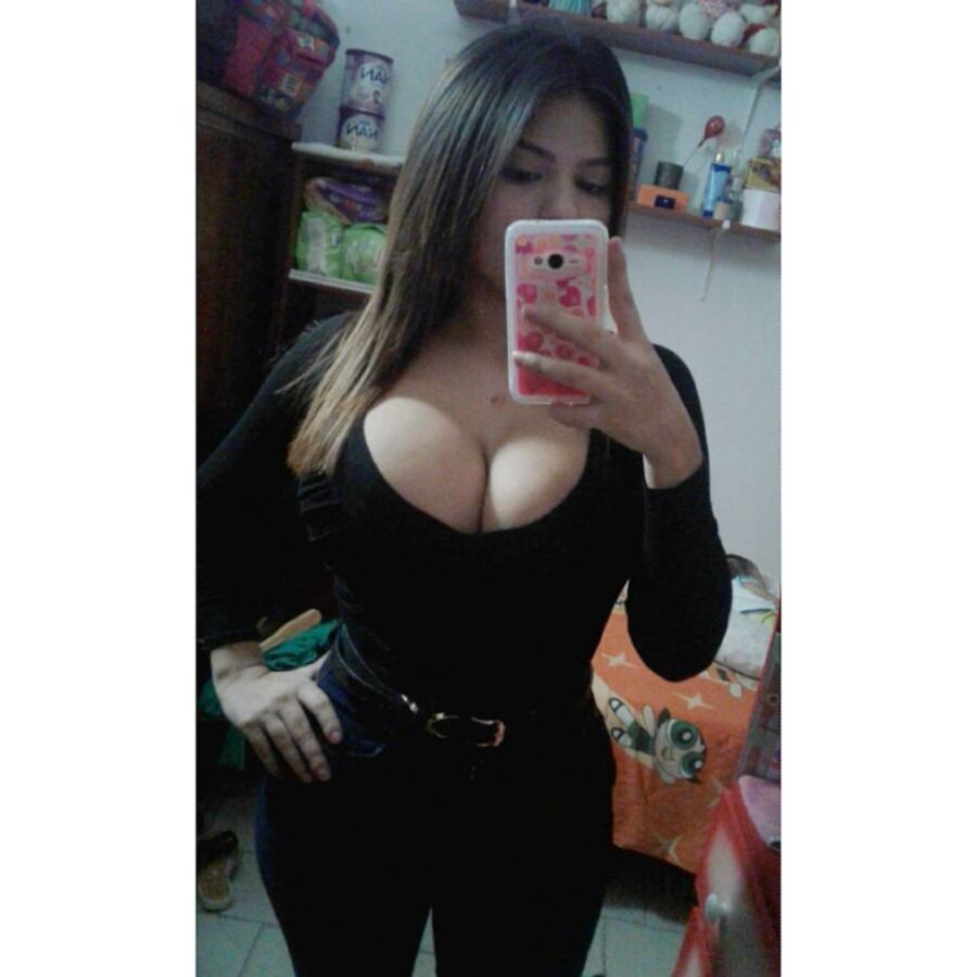 Latinas de enormes tetas