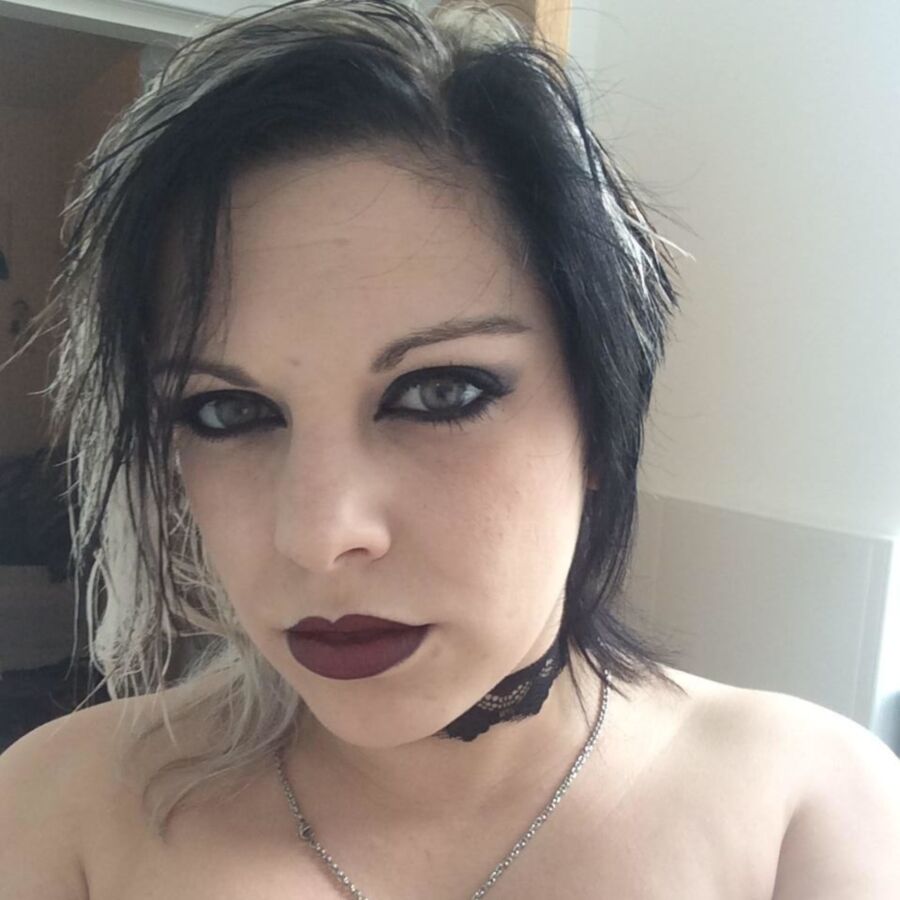 Beccy the gothic slut