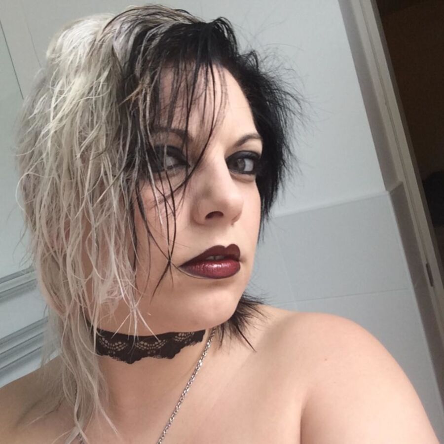 Beccy the gothic slut