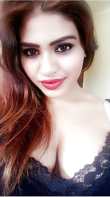 Gorgeous desi slut