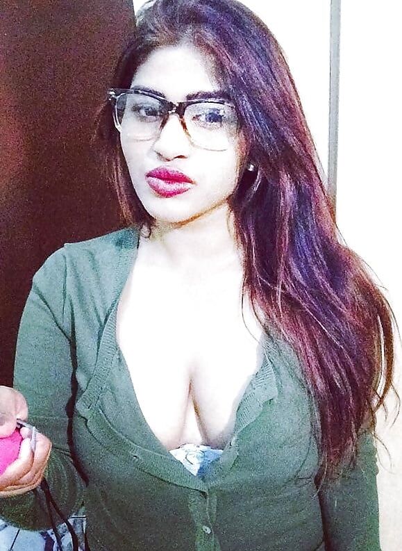 Gorgeous desi slut