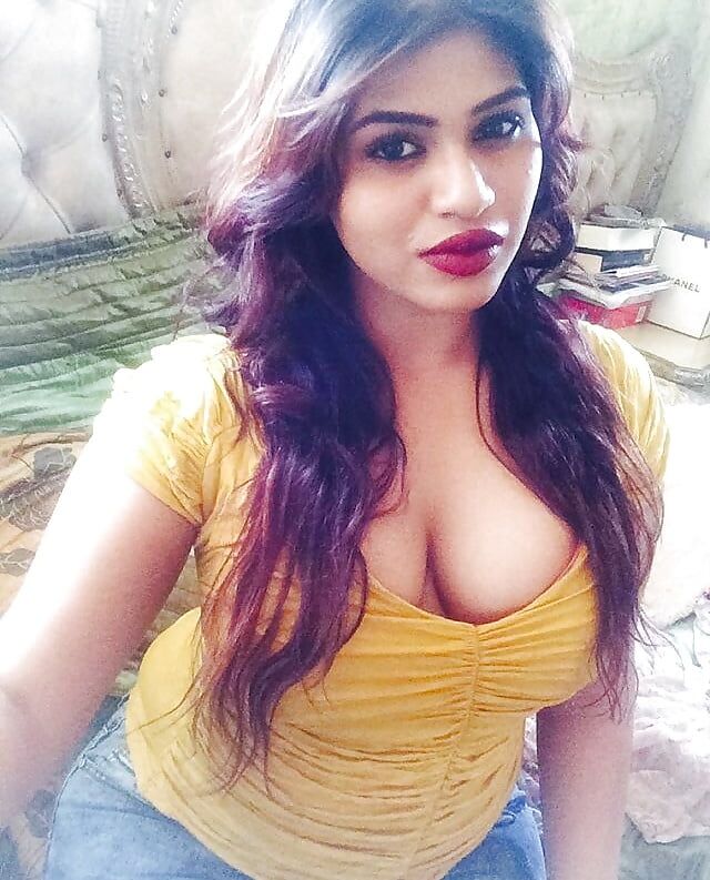 Gorgeous desi slut