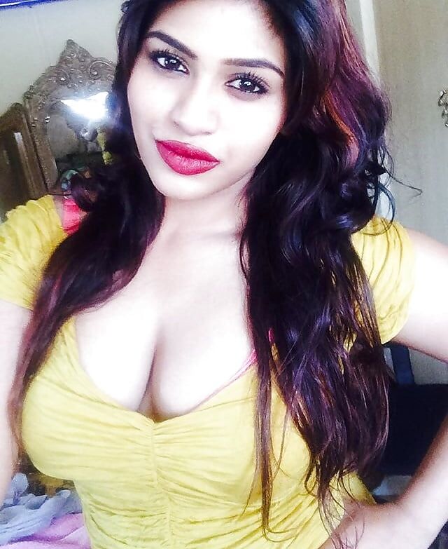 Hermosa desi puta