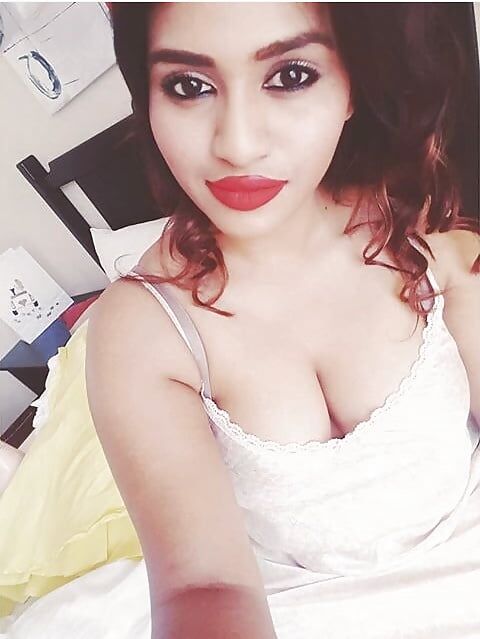 Hermosa desi puta