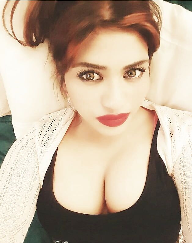 Hermosa desi puta