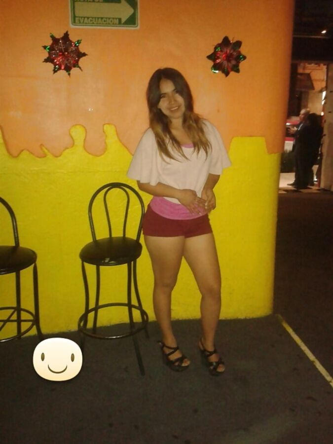 VICKY TEEN LATINA BELLES JAMBES DE FACEBOOK