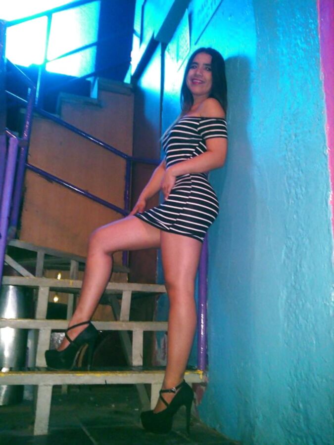 VICKY TEEN LATINA BEATUFUL LEGS DE FACEBOOK