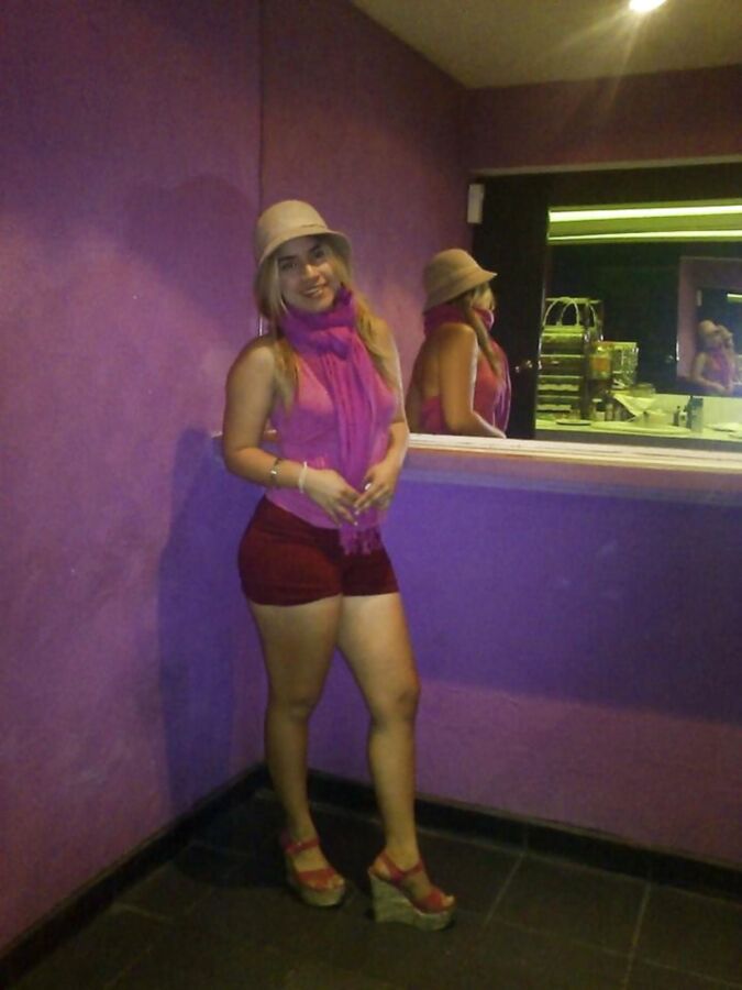 VICKY TEEN LATINA BELLES JAMBES DE FACEBOOK