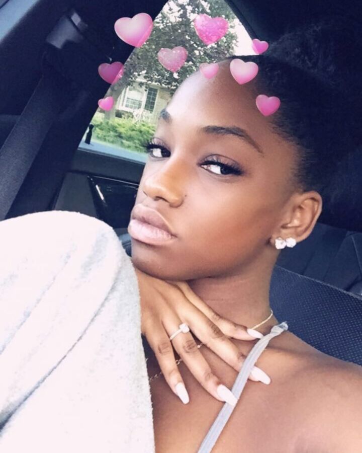 BUSTY BLACK TEEN KIM