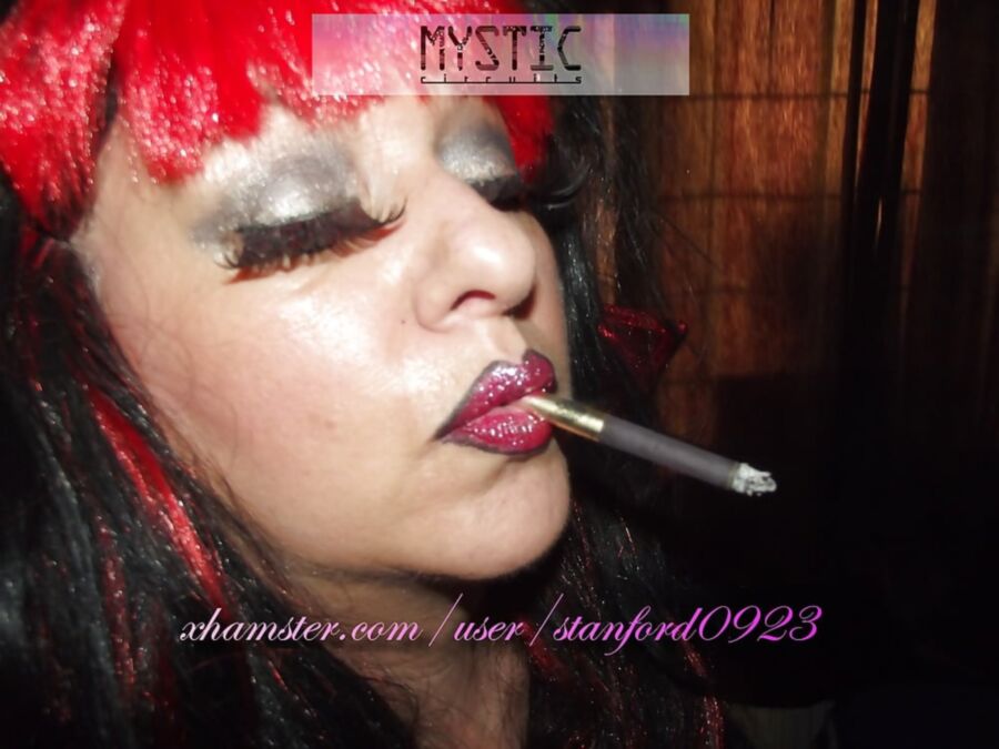 SMOKING MYSTIC