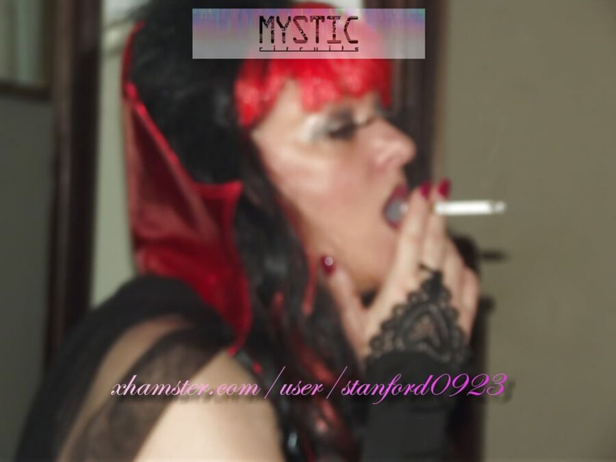 SMOKING MYSTIC