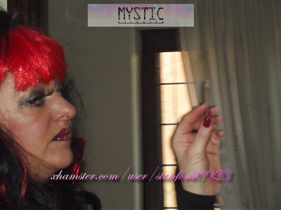 SMOKING MYSTIC