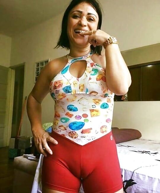 Más milfs y tetas....