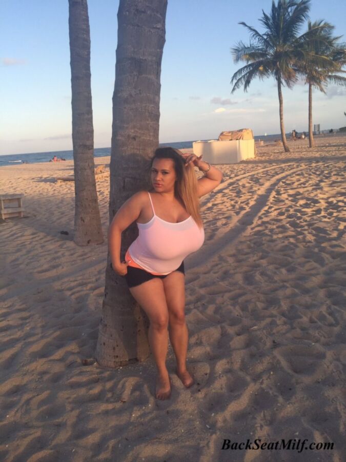 Gordita BBW en la Playa