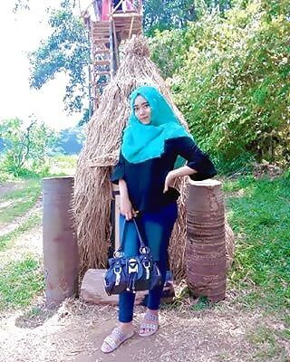 Sexy and Beauty Hijab 'Ucie'