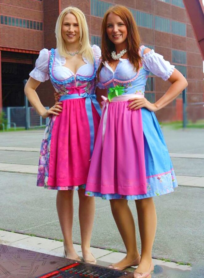 Fesche Madln im Dirndl zum Zweiundachtzigst`n