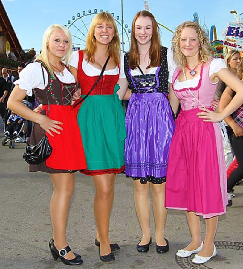 Fesche Madln im Dirndl zum Zweiundachtzigst`n