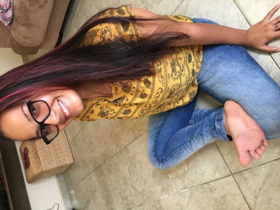 NUDE Busty Nerdy Girl Feet and Tits