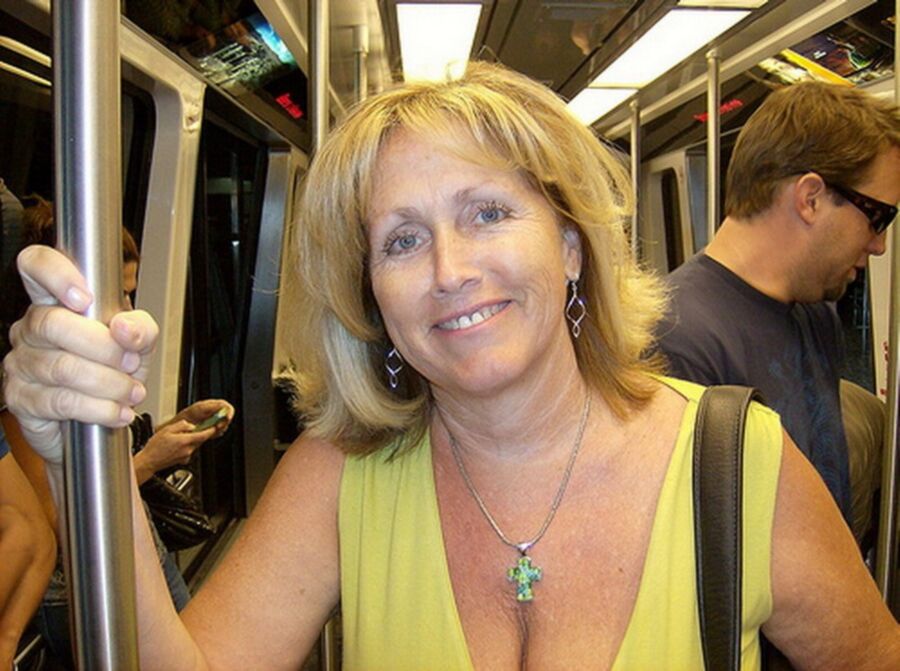 Reife Frau: Nancy Gray alias Sue, Ehefrau aus Arizona