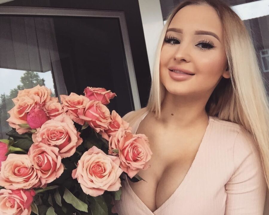 Blonde Busty Bimbo Teen