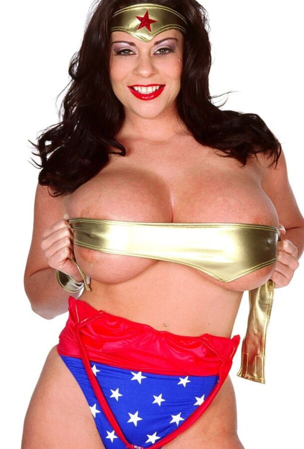 Super-herói Linsey Dawn