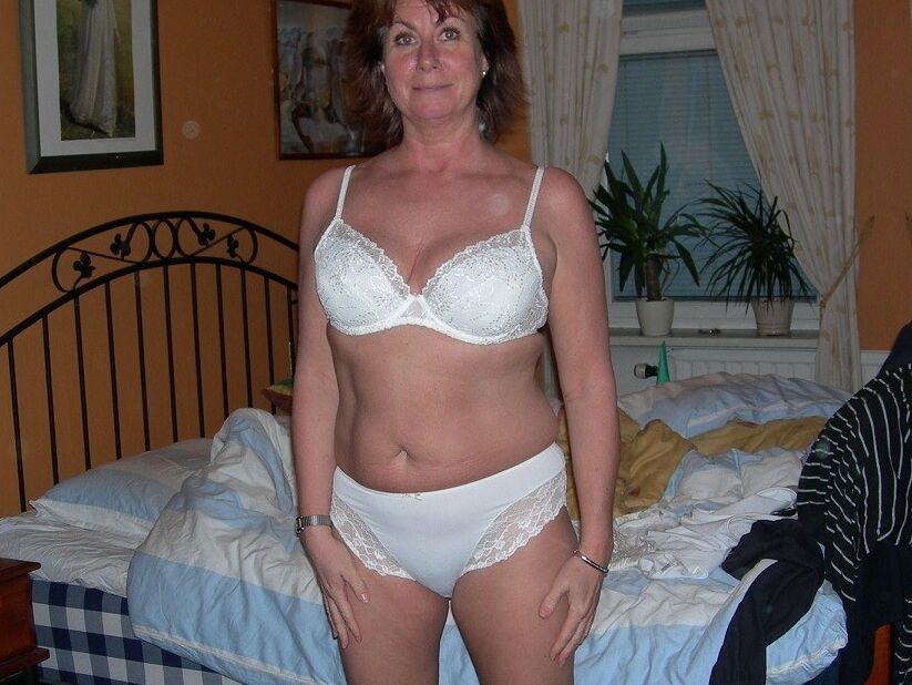 Rothaarige reife MILF Gilf