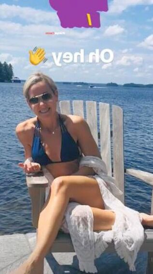 Dana Levenson CTV Weather Girl Bikini Jerk Défi