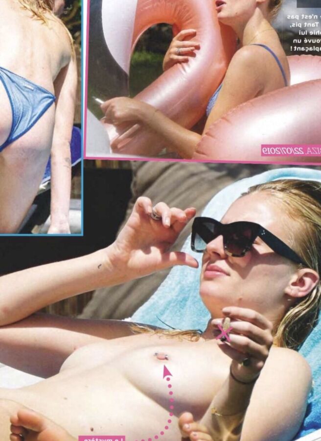 Sophie Turner- Nena británica desnuda con tetas naturales y pezones perforados