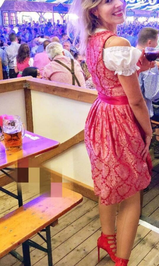 Fesche Madln im Dirndl zum Zweihundertzwanzigst`n