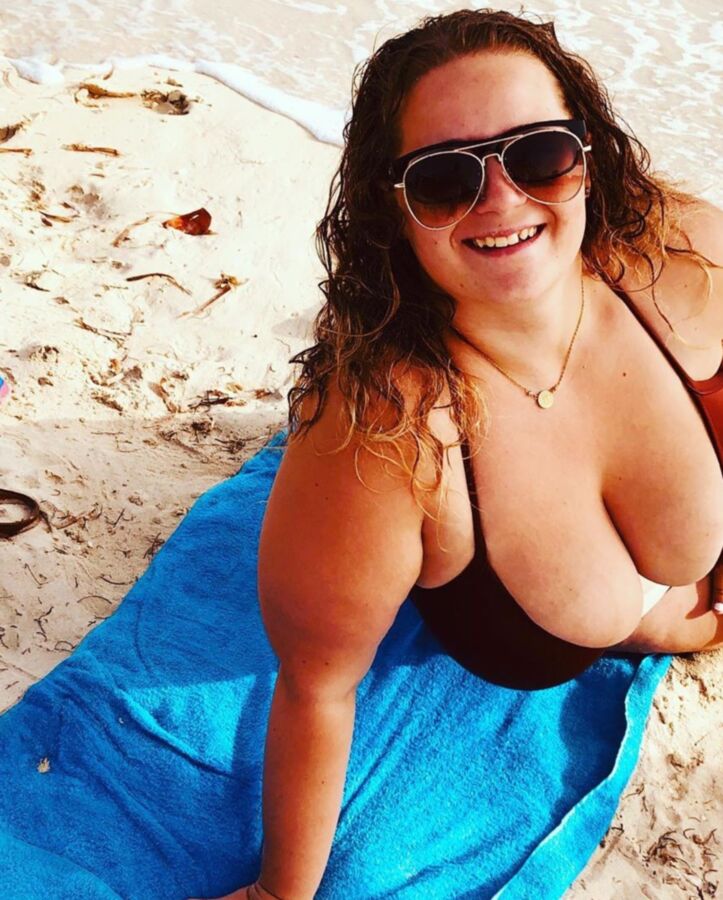 photos instagram d'une inconnue aux gros seins