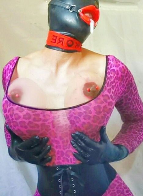 Latex leopard