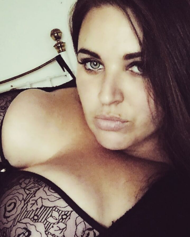 Yazmin Fox - BBW Bombshell