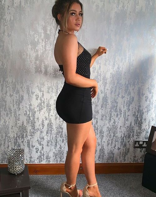 Chavs Showing Sexy Arse,Legs And Tits For You To Look At