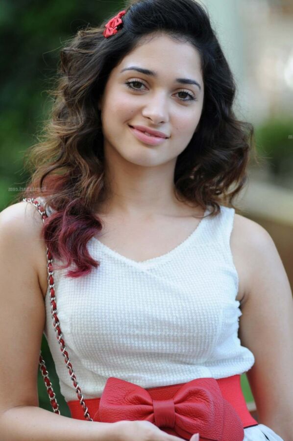 Tamannaah Bhatia- Beautiful Indian Bollywood Diva Hot Sexy Poses