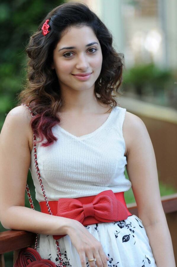 Tamannaah Bhatia- Beautiful Indian Bollywood Diva Hot Sexy Poses