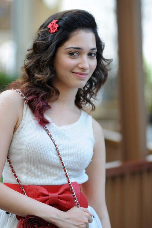 Tamannaah Bhatia- Beautiful Indian Bollywood Diva Hot Sexy Poses