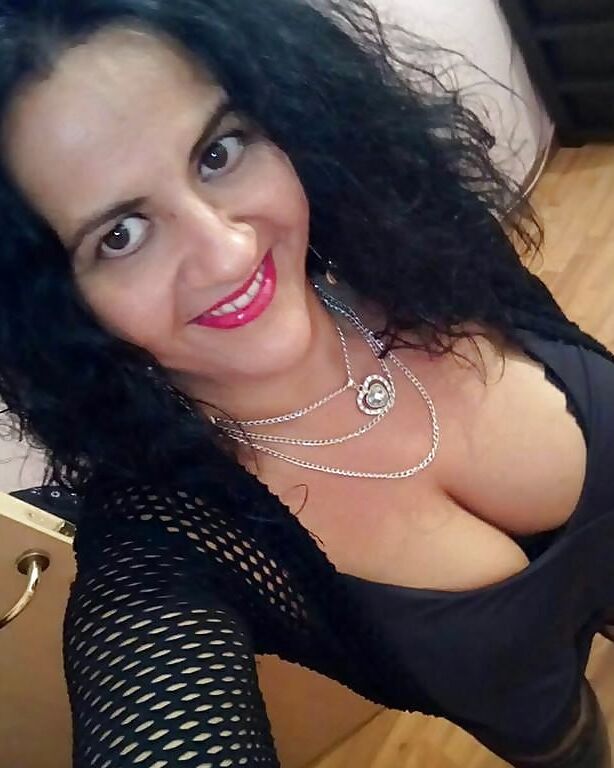 Milf tetona caliente