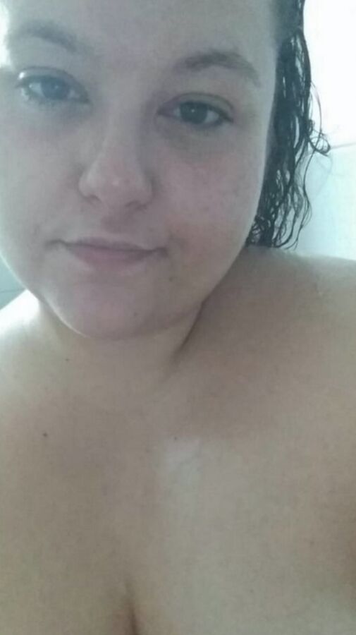 Amateur Fat Slut Melli Random Shots