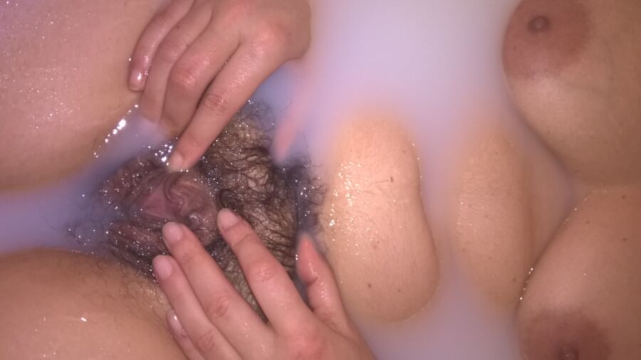 Hairy JoyTwoSex In Milk Bath