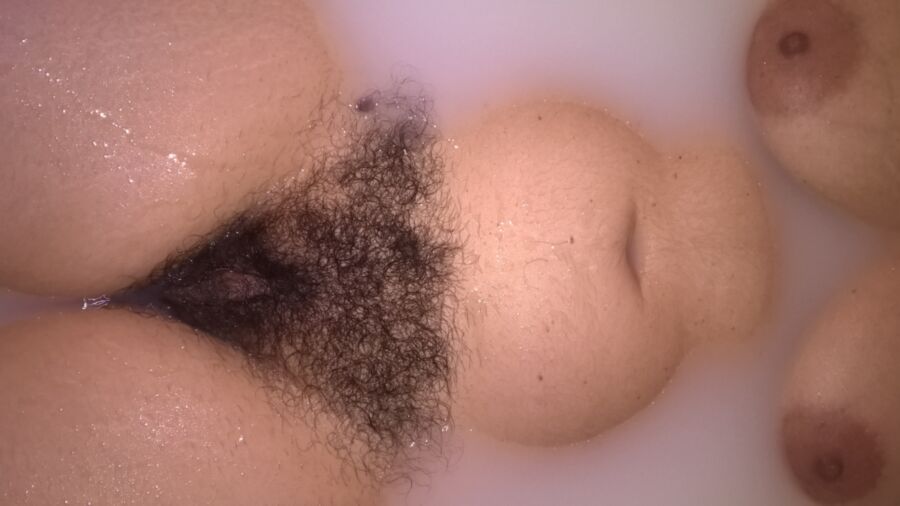 Hairy JoyTwoSex In Milk Bath